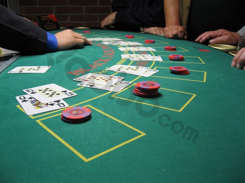 Hướng dẫn chi tiết cách chơi Backjack casino V9bet